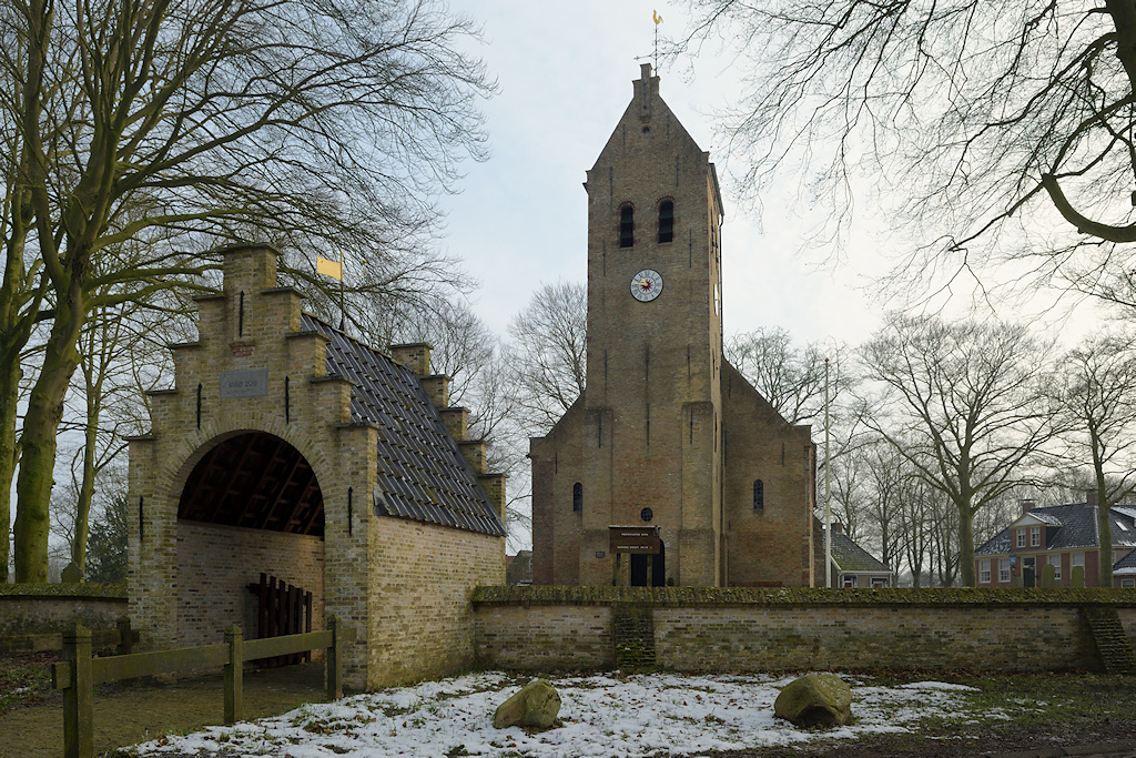 Poortgebouw voor de Kerk van Oldeberkoop