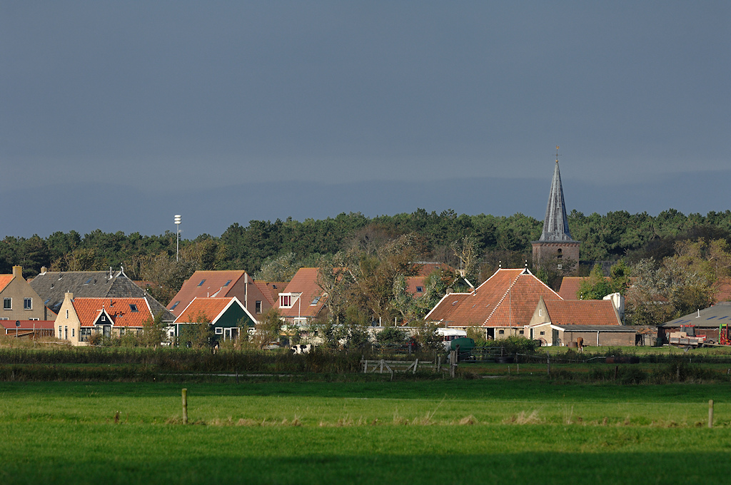 Hoorn Terschelling tegen een donkere regenlucht